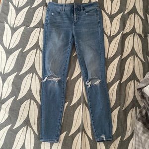 Women American eagle jeans size 4